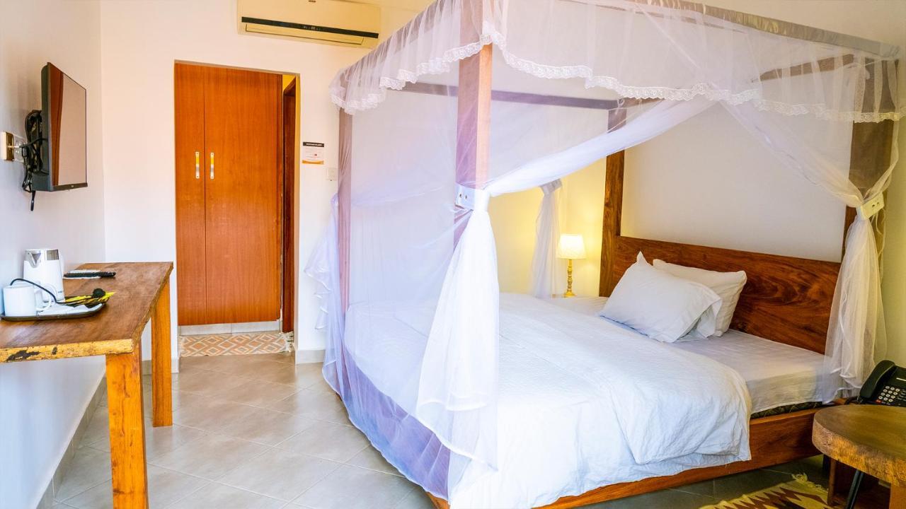 Explorers Hub Kampala Dış mekan fotoğraf