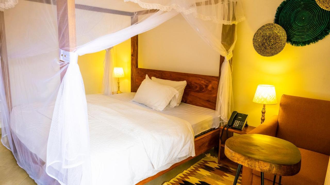 Explorers Hub Kampala Dış mekan fotoğraf