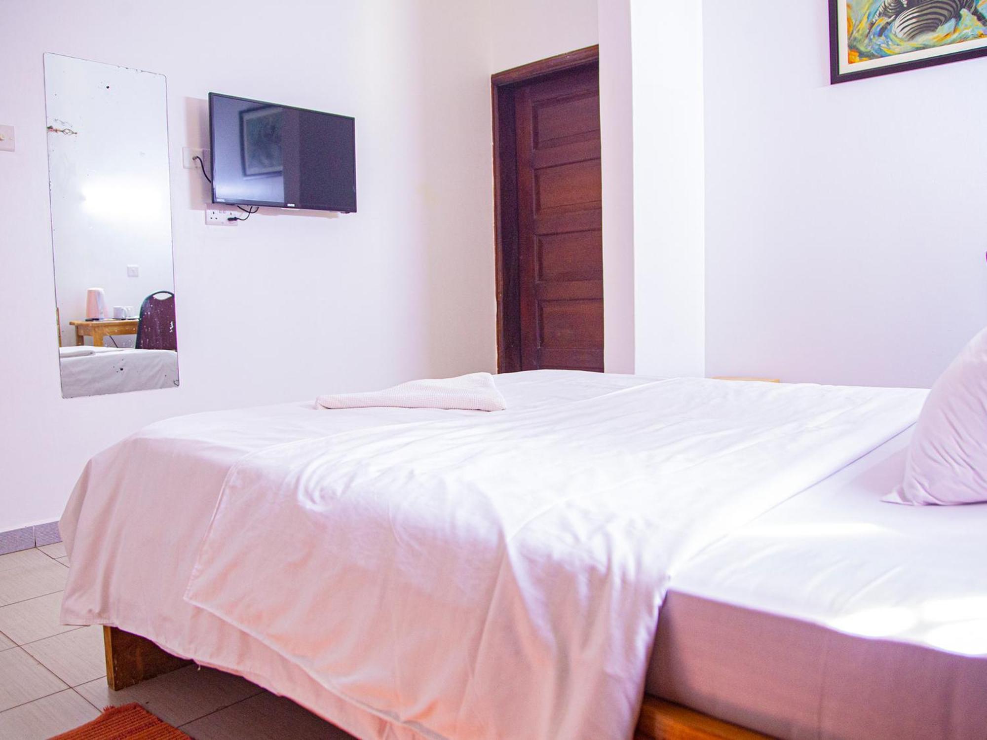 Explorers Hub Kampala Dış mekan fotoğraf