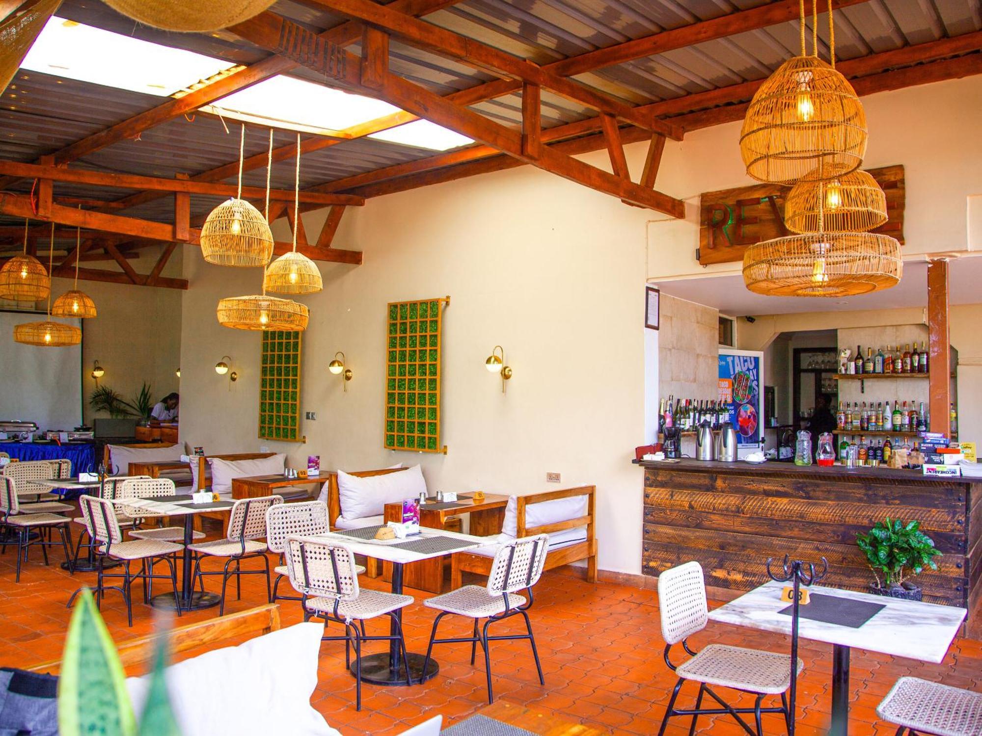 Explorers Hub Kampala Dış mekan fotoğraf