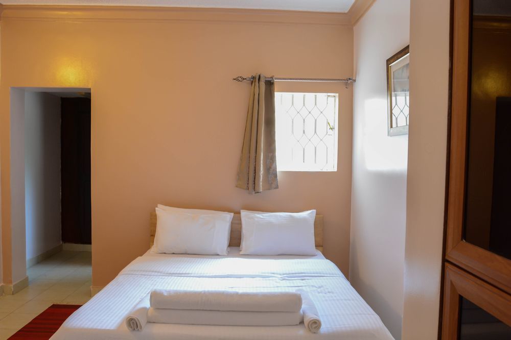 Explorers Hub Kampala Dış mekan fotoğraf