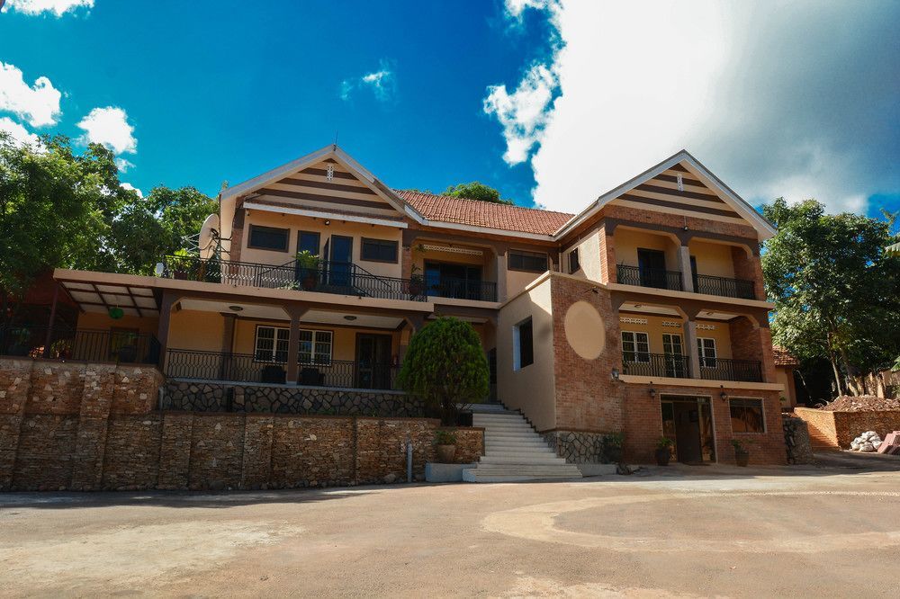 Explorers Hub Kampala Dış mekan fotoğraf